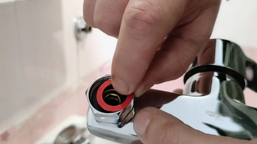 5 типичных ошибок при монтаже смесителя и как их избежать