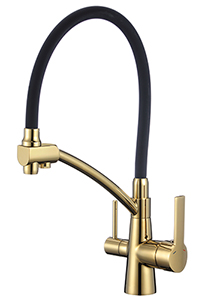 Смеситель VIKO кухня боковой  под фильтр Ø35 (латунь) с черным гибким  изливом, корпус: золото Смеситель VIKO кухня боковой  под фильтр Ø35 (латунь) с черным гибким  изливом, корпус: золото
